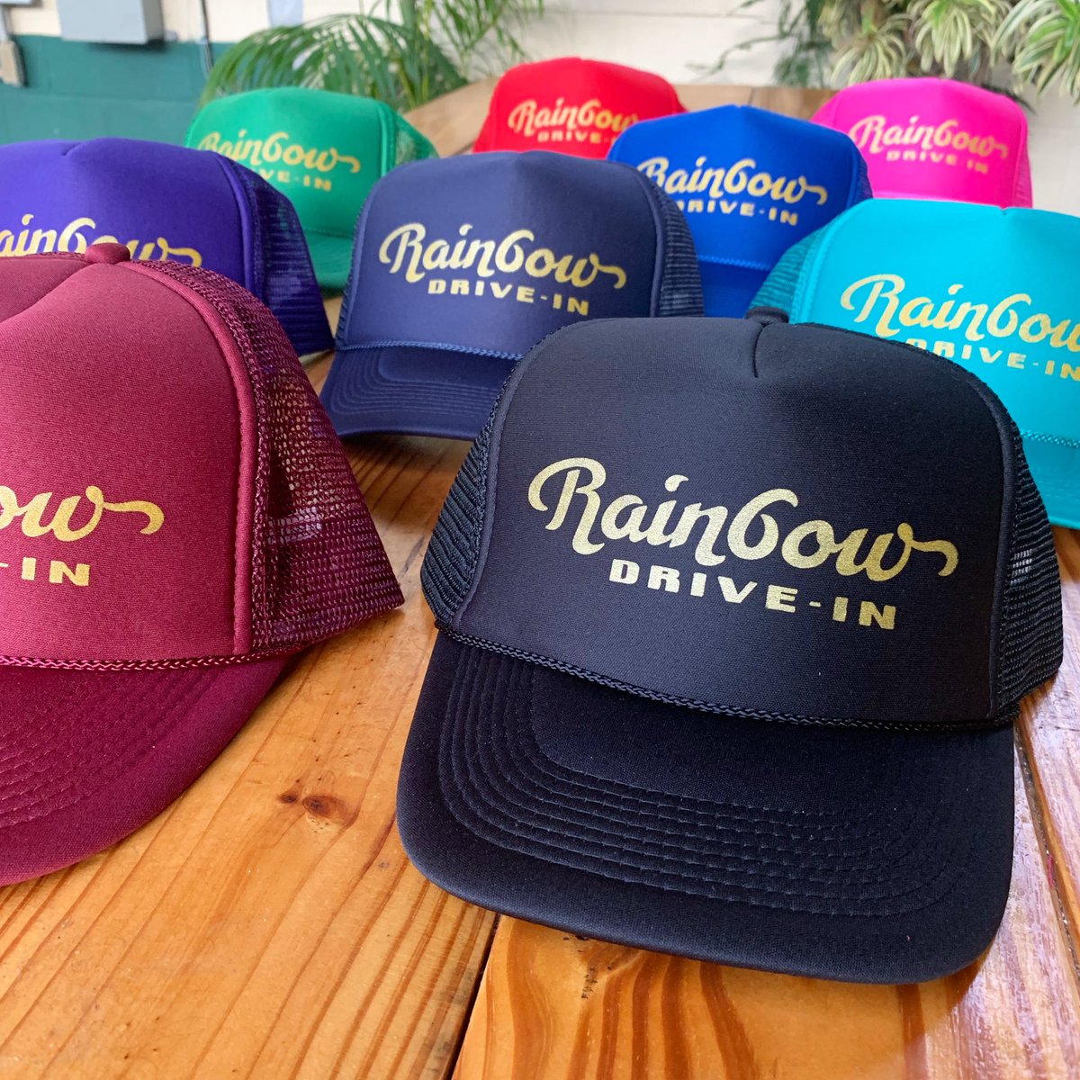 rainbowdrivein's tweet photo. These trucker hats are perfect for sunny days like today! #rainbowtiki
.
.
#truckerhats #hats #classic #gold #rainbowdrivein #kapahulu #hawaii #mixplate #slushfloat #platelunch #ono #local #keychains #totesbags #tees #golfballs #chilimix #magnets #hawaiiomiyage #cookinsince1961 https://t.co/ASsUxRCIdD