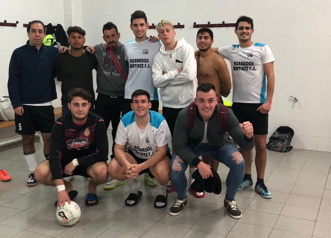 Sufrida clasificación ante un <a href="/frutarianos/">frutarianos</a> que nos ha puesto la cosas muy dificiles y hemos tenido que morir en la pista para lograrlo.