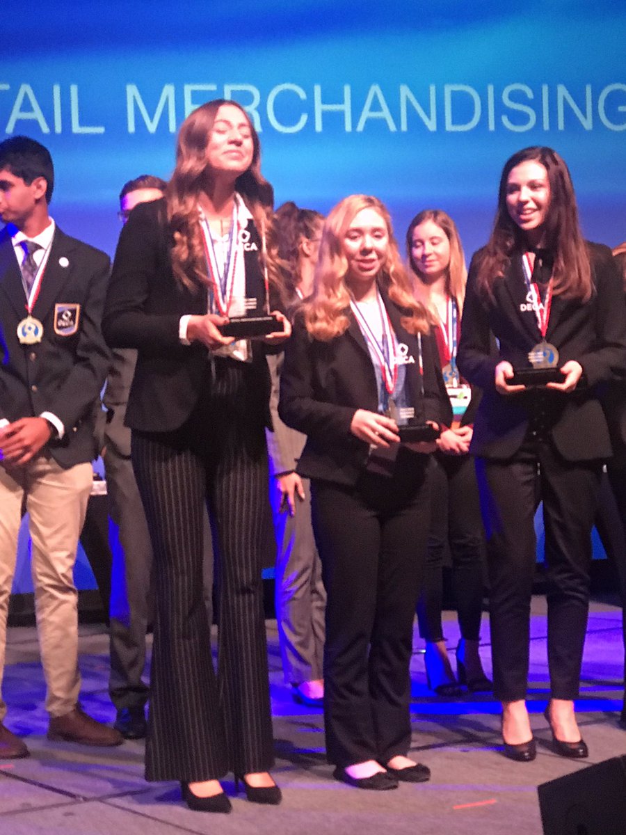 When your named is called to advance to International DECA it looks like this...so proud of you <a href="/EatonDECA/">Eaton DECA</a> <a href="/EatonHighSchool/">Eaton Eagles</a> @BMEAcademy <a href="/NisdCTE/">NISD CTE</a>