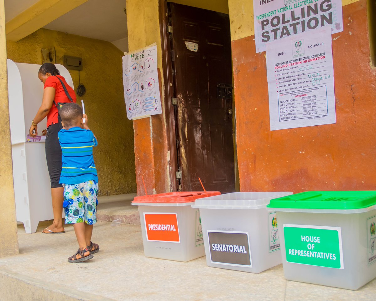 femi_phelps's tweet photo. I documented the electoral process over here in Lagos. Here are some images I created. Kindly like and RT. Let's get this to 500 RTs help a brother. This hardwork isn't easy.
@LifeOfRouvafe @OgbeniDipo @Gidi_Traffic @TrafficChiefNG @Omojuwa #NigeriaDecides2019 #Tinubu https://t.co/g7f5G3rl4p
