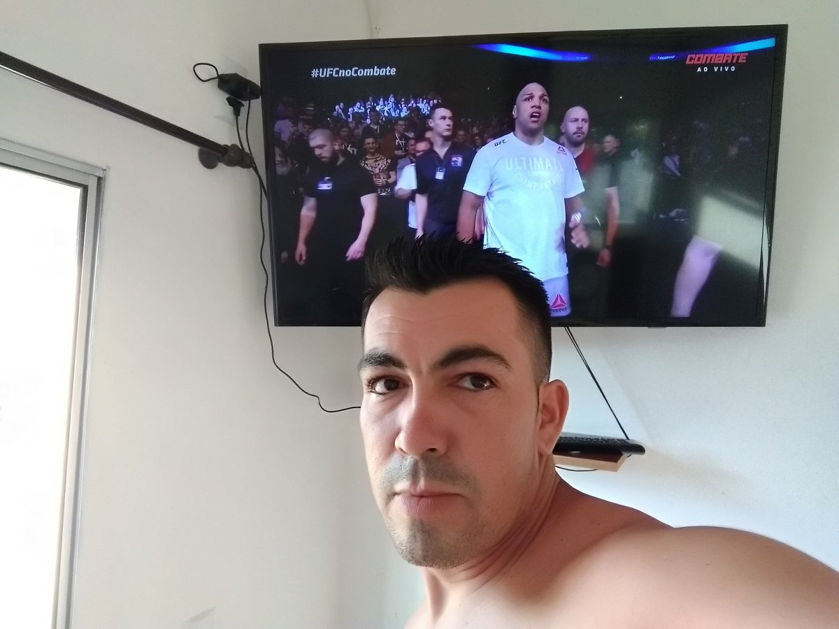 #UFCnoCombate  força pesao