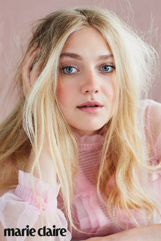 Happy birthday Dakota Fanning and Emily Blunt! 