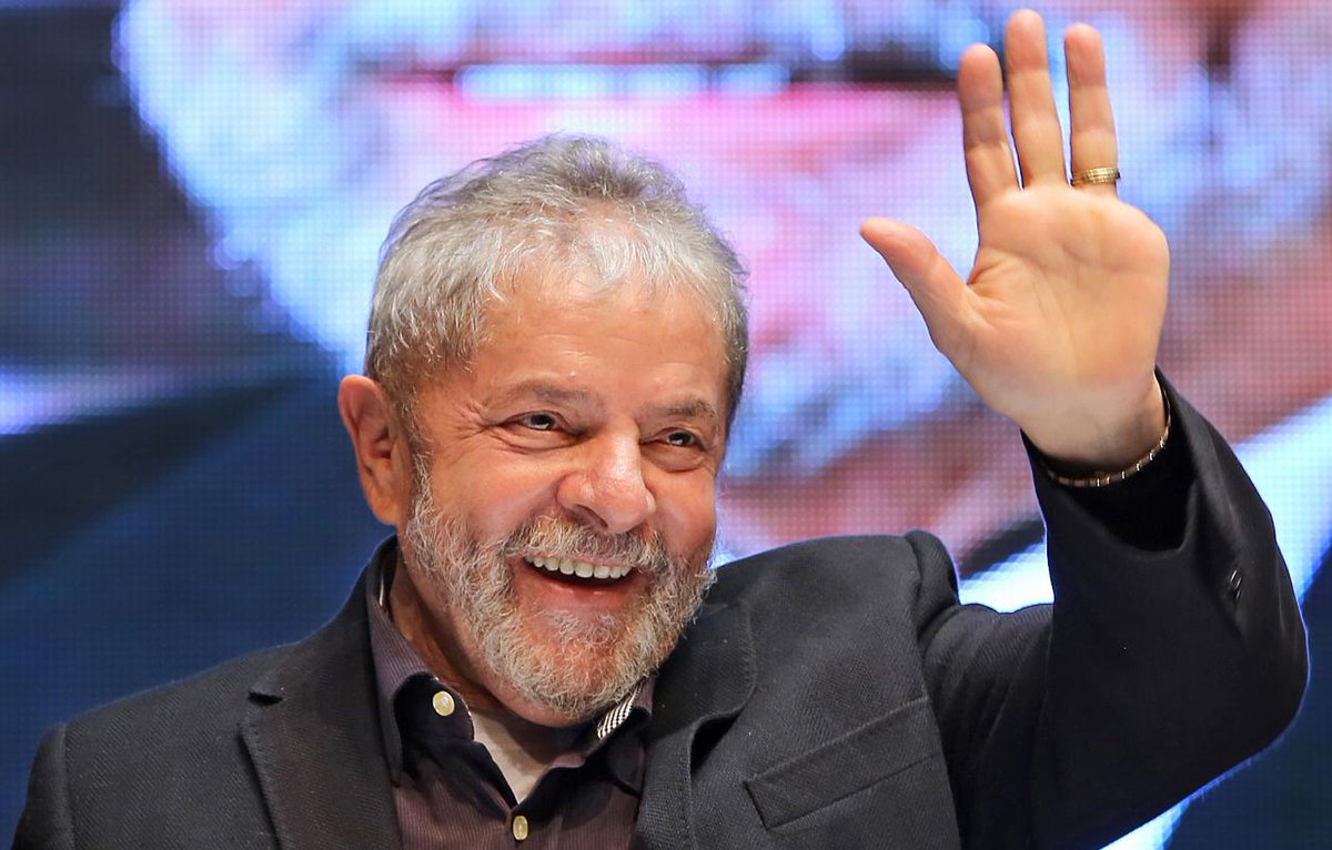 Saludamos y apoyamos la postulación del hermano <a href="/LulaOficial/">Lula</a> al premio Nobel de La Paz por su lucha incansable por la democracia, el diálogo y la inclusión social. Lula es campeón de la lucha contra la pobreza y la exclusión, con dignidad. Felicidades.
