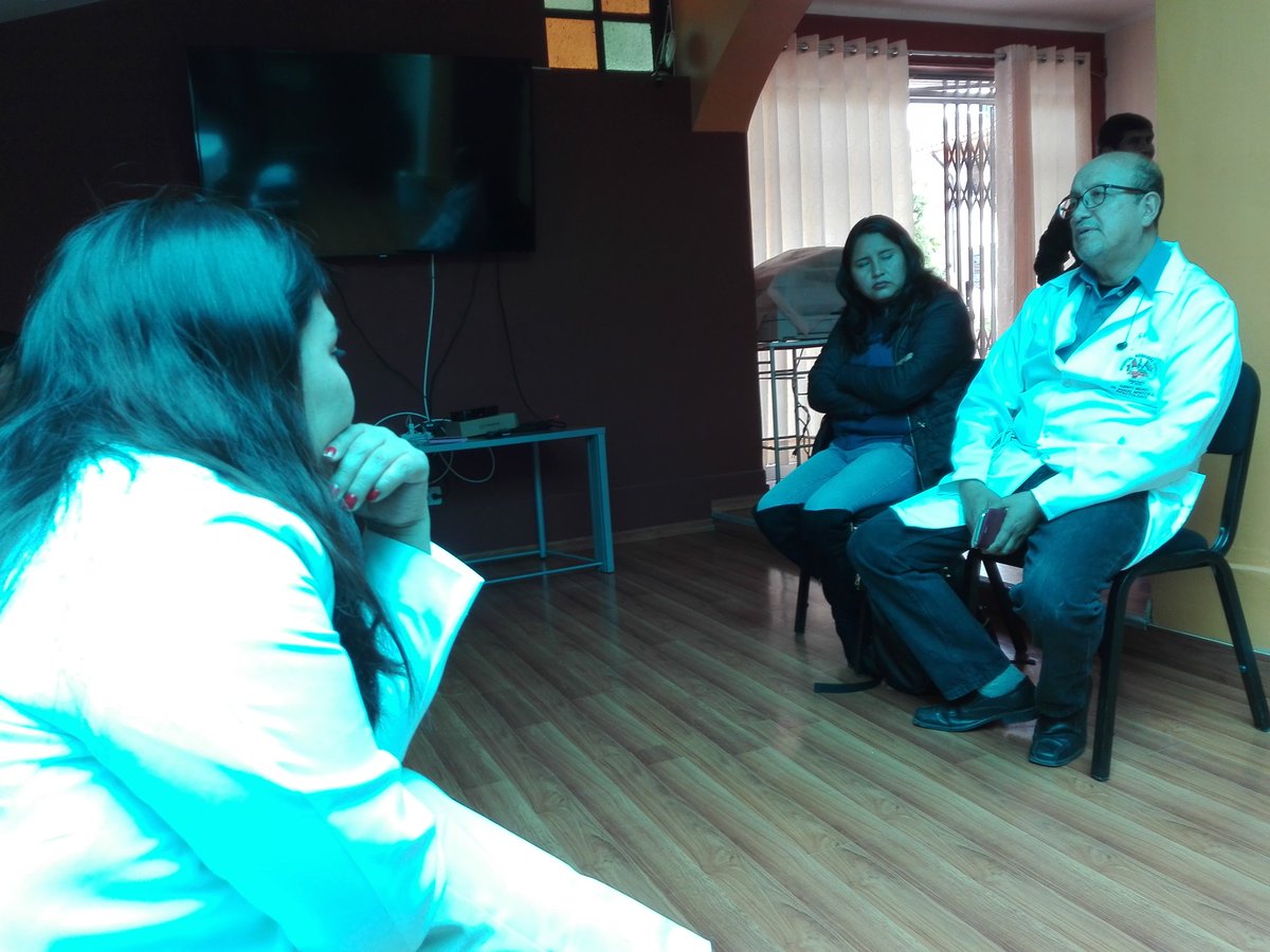 AnmmsPeru's tweet photo. ANMMS EN SU BASE GREMIAL, EL CUERPO MÉDICO DEL HOSPITAL REGIONAL DEL CUSCO. La Presidenta de ANMMS, la Dra. Elizabeth Rojas Lara en diálogo con elPresidente de laFederaciónMédicaRegional delCusco, el Dr.Montoya y losColegasMédicos para proponer soluciones ALAproblemáticaDEsalud. https://t.co/rlokoJGlhN