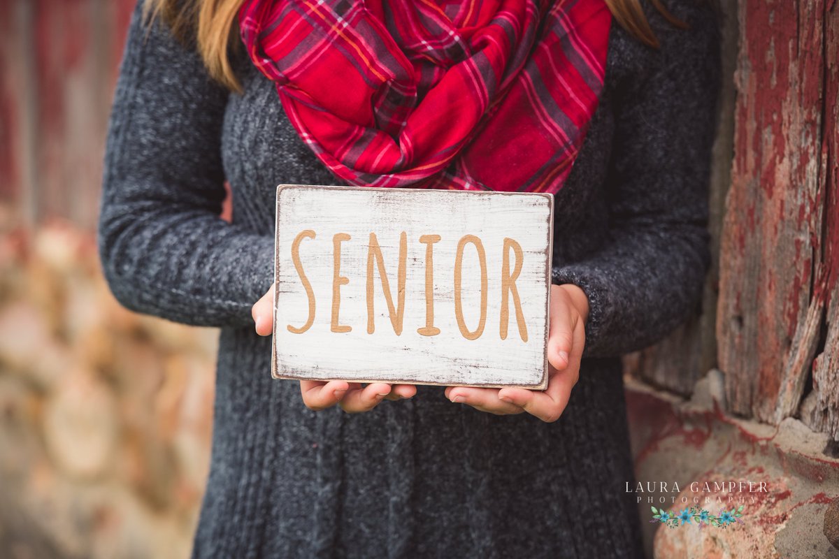 Class of 2019, it's not too late for senior pics!  #kanelandknights #kanelandhighschool