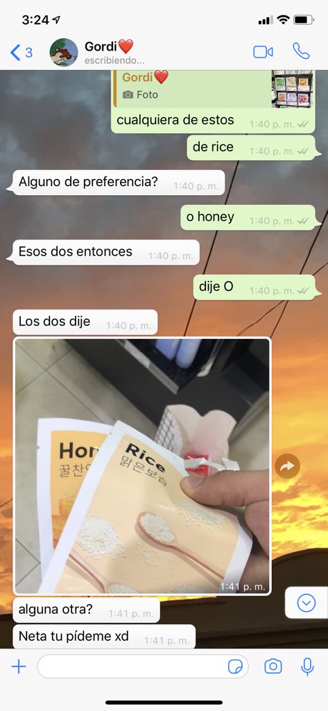osholetsu's tweet photo. mi novio es mi sugar daddy de las mascarillas  <3 https://t.co/TQQM6jewFL