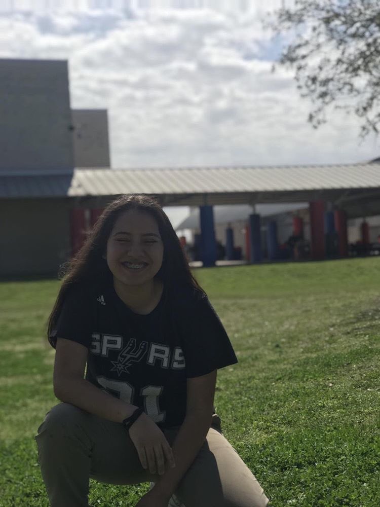 daddydaniela's tweet photo. smile you’re beautiful 🥰💘 https://t.co/RgMBniGG9Q