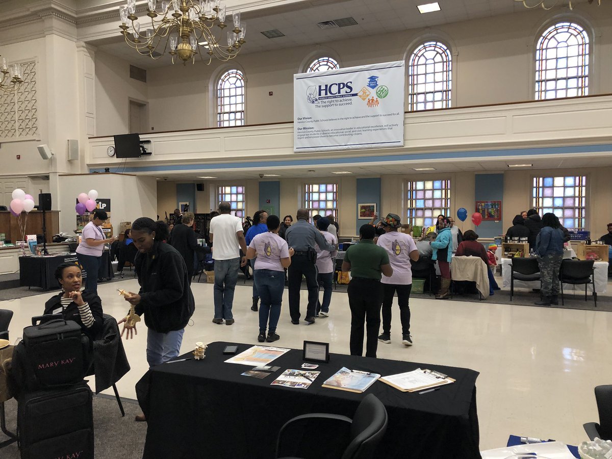 We had a great time partnering with HCPS &amp; Women on The Move hosting a Health and Wellness community Event today. We met some amazing people doing some amazing things in the community!#WinLocal #category6 #dawgpound @VinceLeaks <a href="/DaleB1/">Dale S. Brown</a> <a href="/NealxNeal/">Neal.Neal</a> .... yep there was line dancing!
