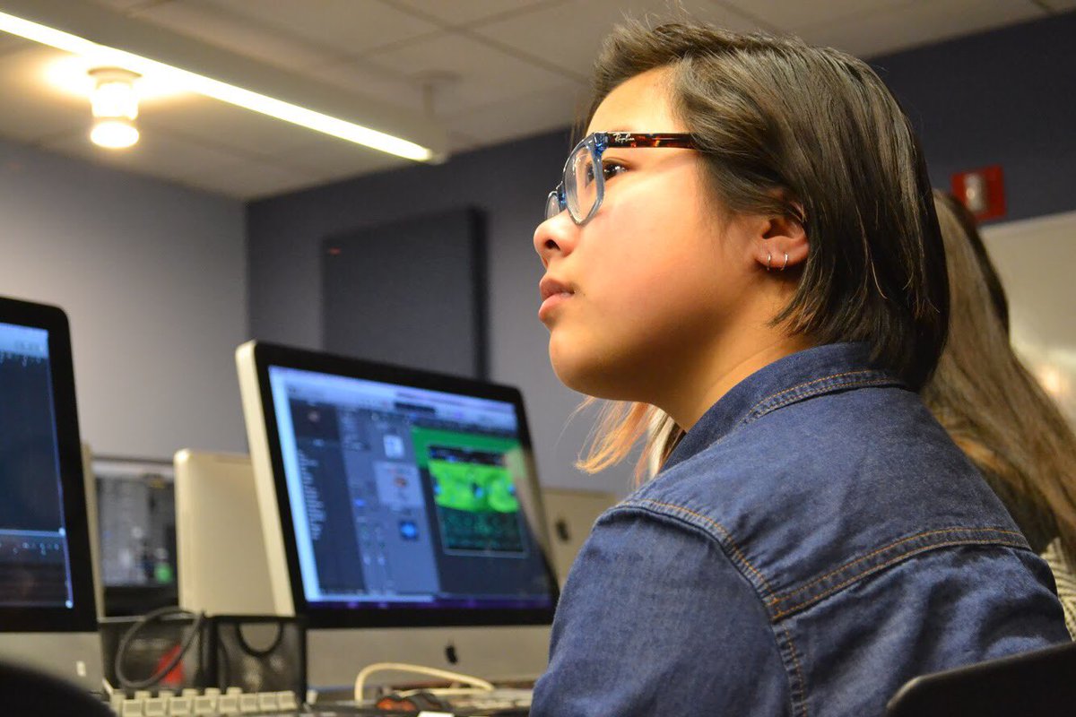 it’s MIDI day with <a href="/djnicoleotero/">Nicole Otero</a> 🎹

#MIDI #production #FutureMusicMoguls