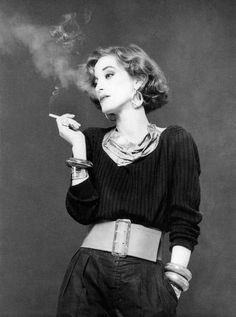 urlivernenghi's tweet photo. Le théâtre c’est toujours une femme qui arrive,
Claudel
@AnneMortier1 

(Loulou) https://t.co/8Jt9ccTcxW