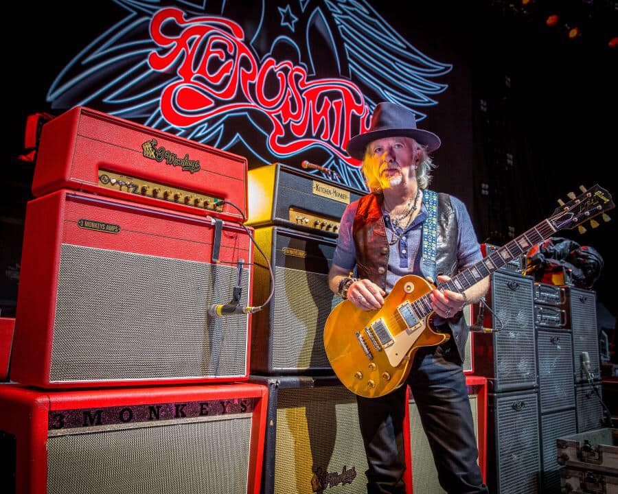 Happy 68th Birthday Brad Whitford. 