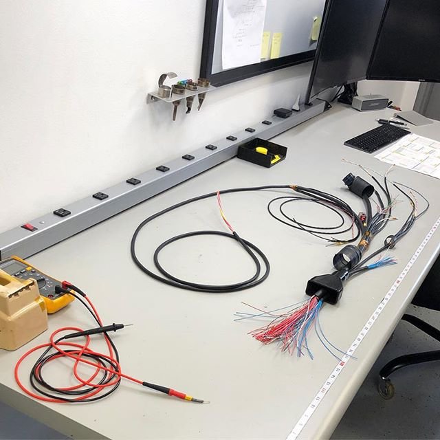 ksvlooms's tweet photo. Earlier; Further progress on the 1962 E-Type Jaguar loom package.  This project utilizes a @motecusa M130 ECU and PDM30.  And while they may be 57 years apart in age, we’ll have them best friends by the time it’s all said and done. 😉#olddognewtricks https://t.co/4nGRITCfpA
