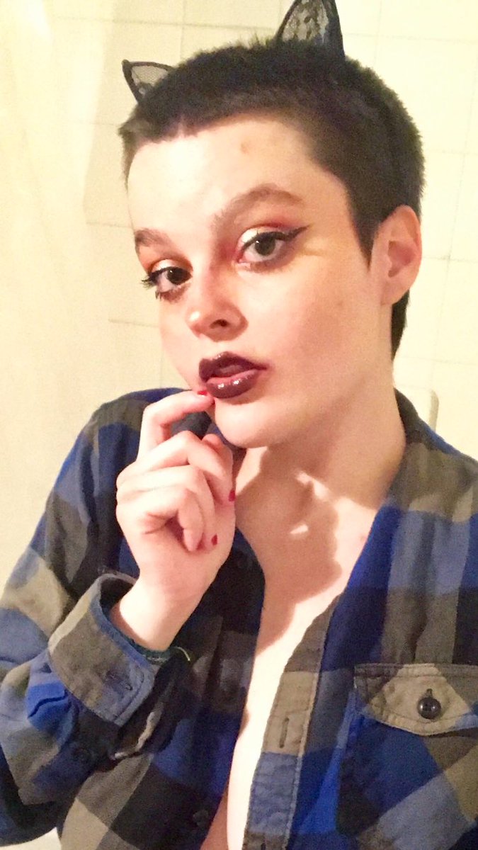 FinLucien's tweet photo. #nonbinarybeauty im finally becoming the nonbinary catperson i was always meant to evolve into https://t.co/Lrd9y0MwhT