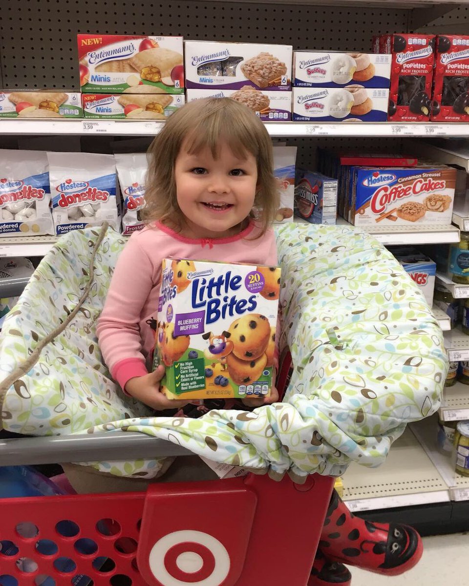 Jaimarie13's tweet photo. We are so excited to be partnering with @littlebitessnacks to celebrate @ententenmanns Little Bites® 20th Birthday Bash! There are so many great flavors but our favorite are Little Bites Blueberry Muffins. What is your favorite? ❤️ #lovelittlebites #SocialSpotters  #momlife #ad https://t.co/oPsIHuxqcO