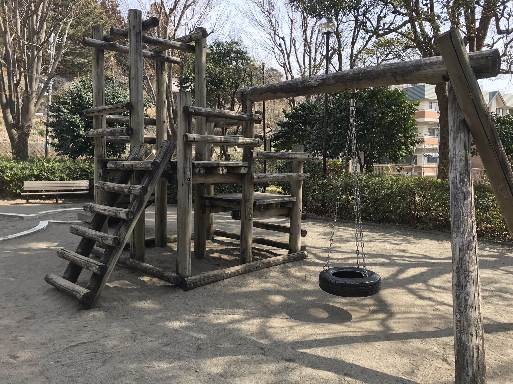 大船ランチガイド Ofuna Net 植木小の先にある 植木谷戸公園 タイヤブランコのある珍しい公園です ここにも玉縄桜を発見 まだまだ咲き始めでした 大船 大船桜19 T Co Sksidaxg7n Twitter