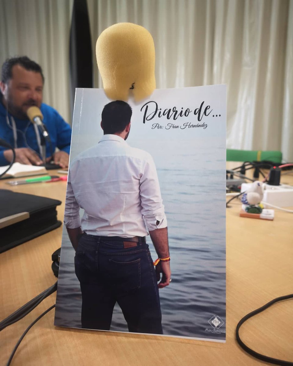 Diariodefranher's tweet photo. Esta mañana #Diariode en los estudios de #RadioCavite. Gracias al equipo de #LaRetahílaAdra por sus preguntas para dar a conocer un poco más diario de. Muy pronto colgaremos la entrevista completa para que la puedas volver a escuchar. https://t.co/XNCOlFDcuH