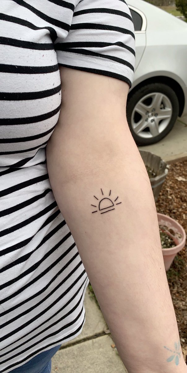 SexLarryUp's tweet photo. No I did not just get a 1D tattoo... https://t.co/V77WZ6aLPP