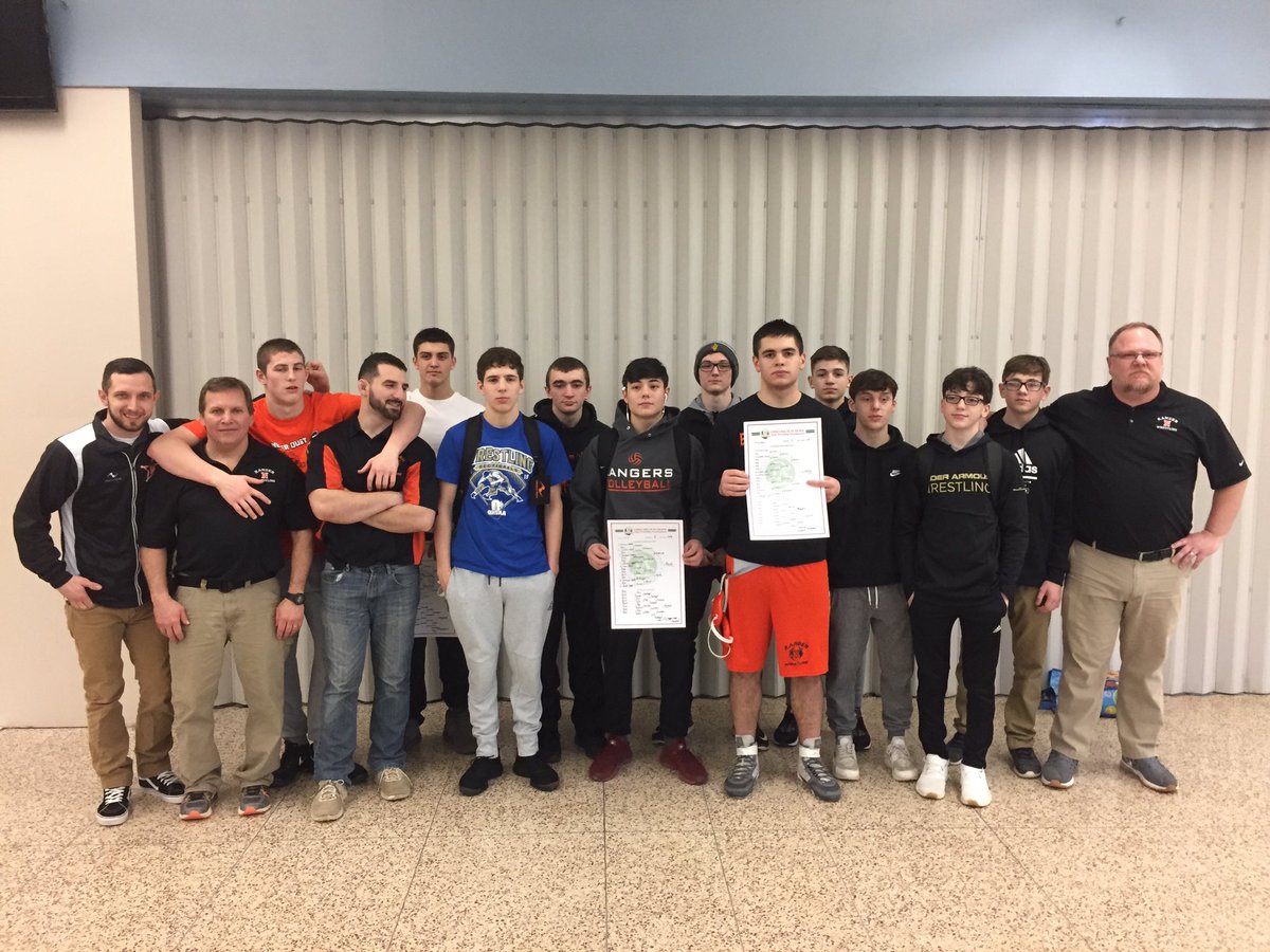 ENorthwrestling's tweet image. Great job Ranger Wrestlers, you finished in fifth place with 145.5 points at the 2019 division I wrestling sectional at Willoughby South High School, all five of our seniors qualified for the district tournament at Mentor next week! Great job rangers! #rangerstyle #pintowin