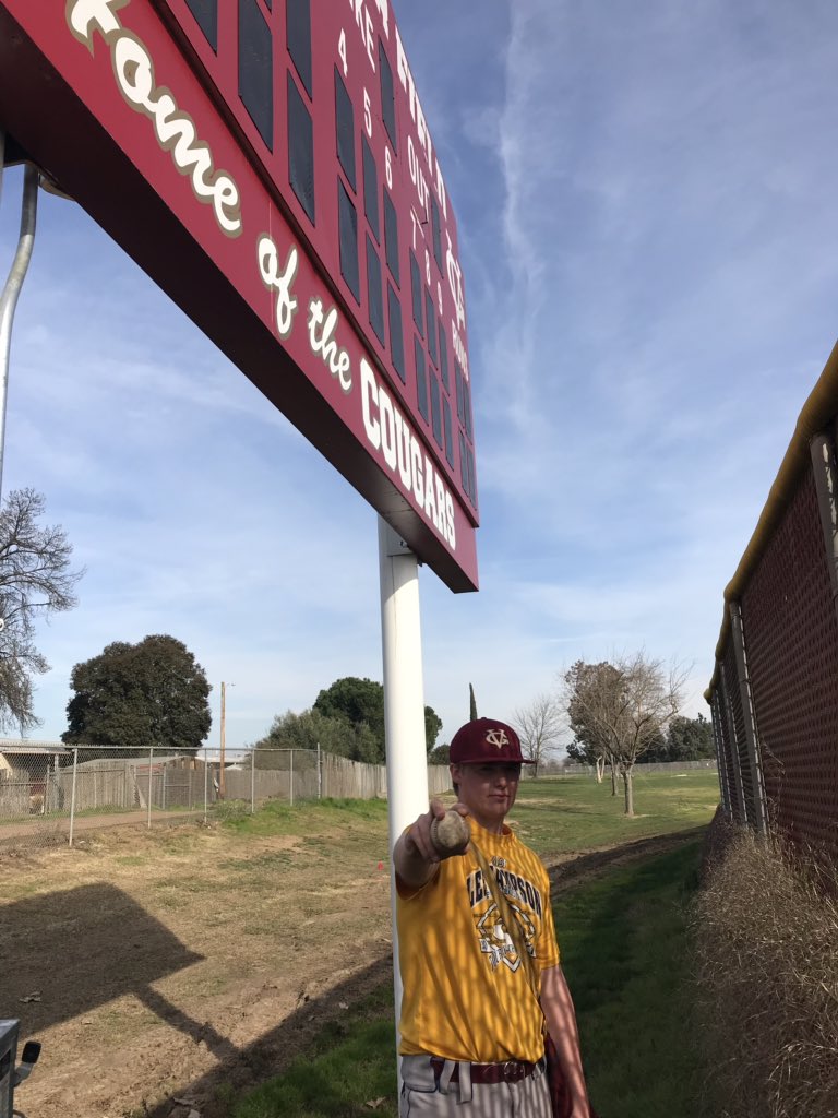 LoversNate's tweet photo. Nate's home run ball #scoreboardshot #missle https://t.co/j1ZcZ0G078