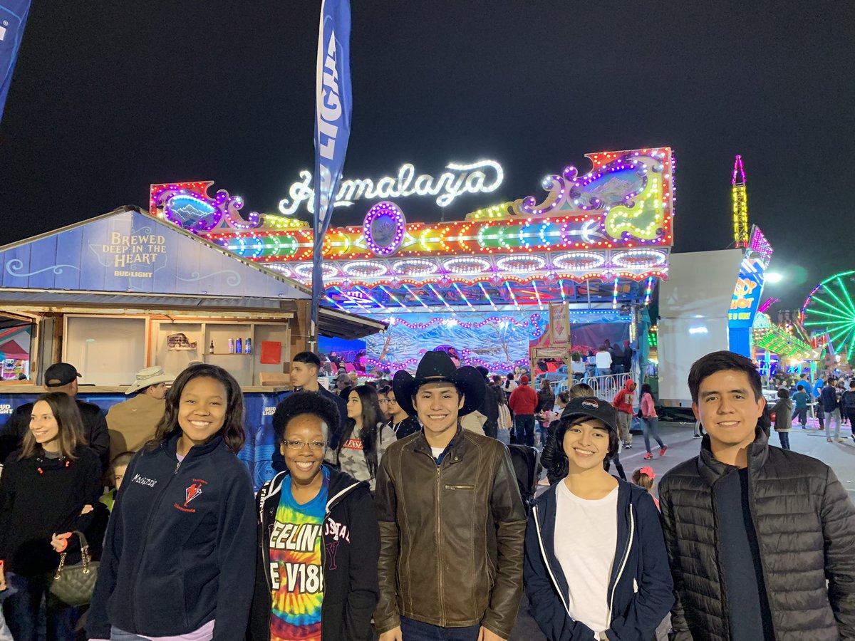 UTSA_ALD's tweet photo. You could say we had fun last night...
#utsa #rodeo #sanantonio #utsa22 #classof22 #utsaald #ald #alphalambdadelta #freshmen #getinvolved https://t.co/FQdGAJXQNw