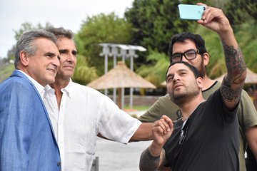 View image on Twitter