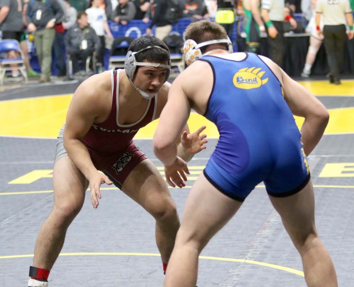 BroodSports's tweet image. Tualatin High School senior Justin DiCola gets a 6-5 decision win in the 195-pound third-place match at the Class 6A state wrestling tournament. #opreps