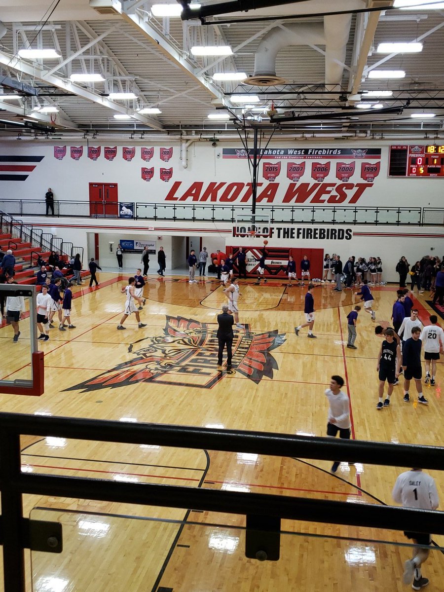 Edgewood Cougars and Elder Panthers getting ready to tip off. @CougarsEdge <a href="/EdgewoodCougs/">Edgewood Schools</a> <a href="/GoEHSCougars/">Edgewood High School</a> <a href="/Cougbasketball/">Edgewood Boys Bball</a> <a href="/swocsports/">SWOC Sports</a> <a href="/GCLSouthdotcom/">GCL South</a> <a href="/gclsouthsports/">GCL South Sports</a> @browngreg41 <a href="/ehsports/">Elder Panthers</a> <a href="/ElderBasketball/">Elder Basketball</a> @BCHSSReport