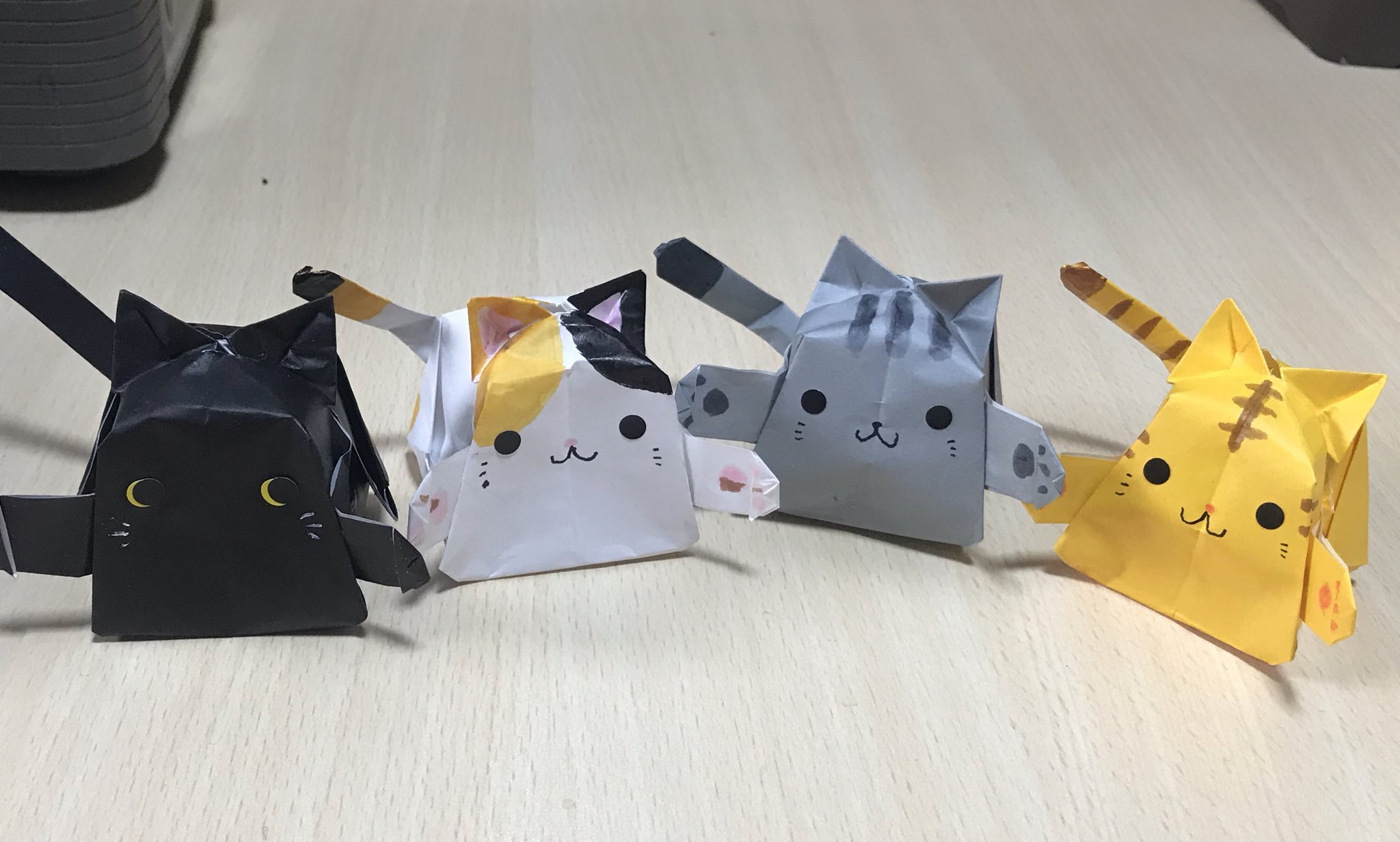 𝔸𝕓𝕣𝕒𝕙𝕒𝕞 Rt Dachan2525 自分でデザインして作ったものにここまでときめいたの初めてかもw 折り紙立体ぽってりネコたん とりあえず4種できてます 作り方のお問い合わせがありましたが今しばらくお待ちください 折り紙 折り紙