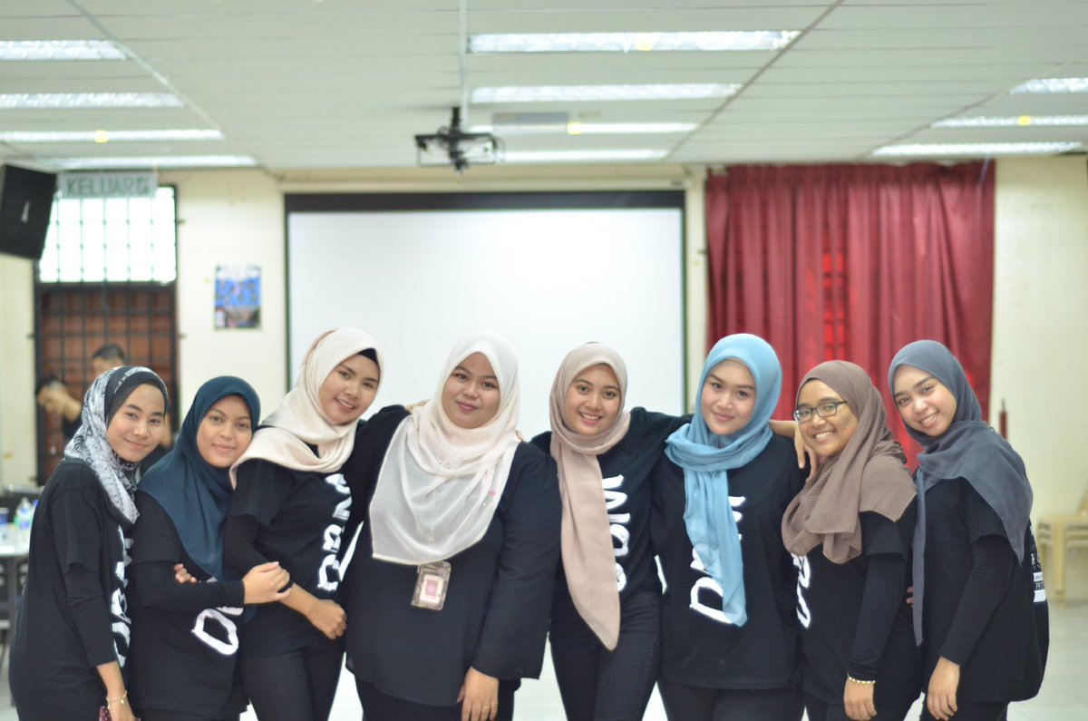zalikha_ramli's tweet photo. Syg sgt. Dbm’s clan #KPTMKB #DiplomaInBusinessManagement #DBMSquad https://t.co/7ZuBctyrUZ