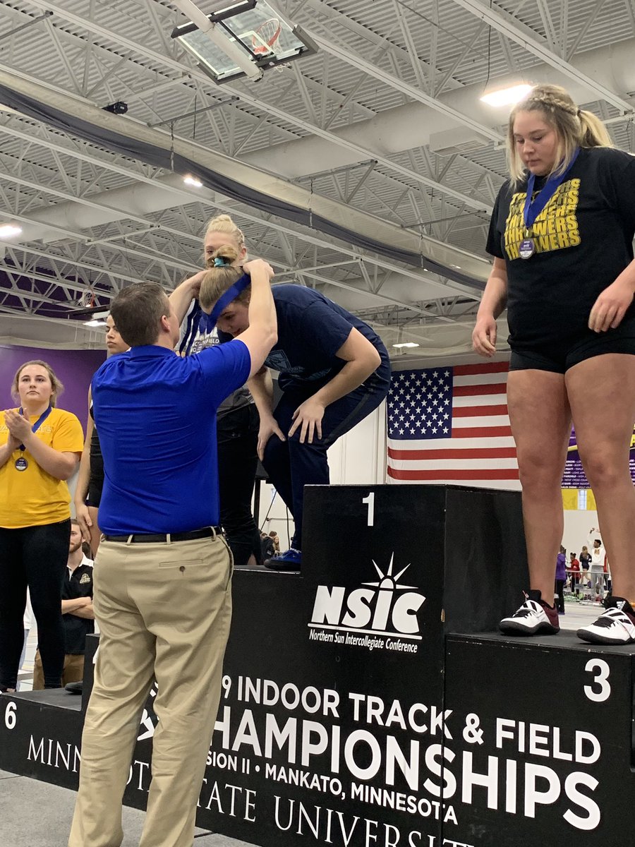 UIU_XCTF's tweet photo. 🚨CONFERENCE RUNNER UP!!🚨@Brinn7 with a throw of 14.37m (47’1”) in the shot put, which is also a new school record!! #FeathersUp https://t.co/VVIIU0JAkD
