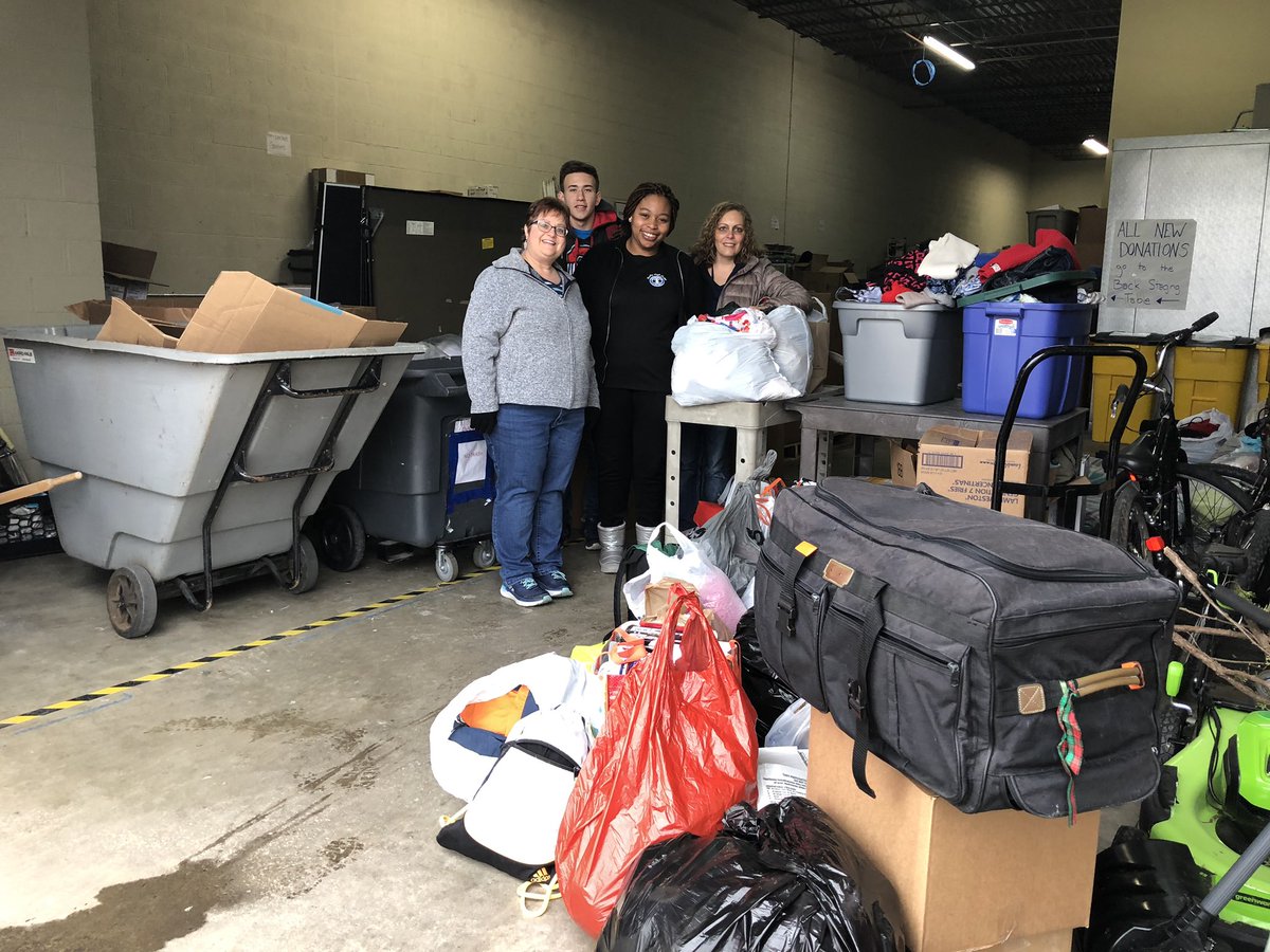 HBHSInteract's tweet photo. Thank you Bradley students and staff for all your donations to Star House to help homeless teens! https://t.co/ghFcCJyrr0