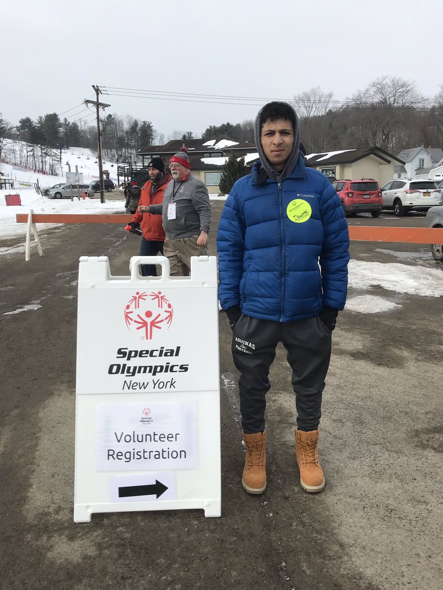 Bullsareback_'s tweet photo. Volunteered at the @SpecialOlympicsNY in #RochesterNY. I was so excited to see the athletes compete today!
#BeAFan #ChooseToInclude #WinterGames #SOGamesNY #SpecialOlympicsNY https://t.co/qOy7TkB0i6