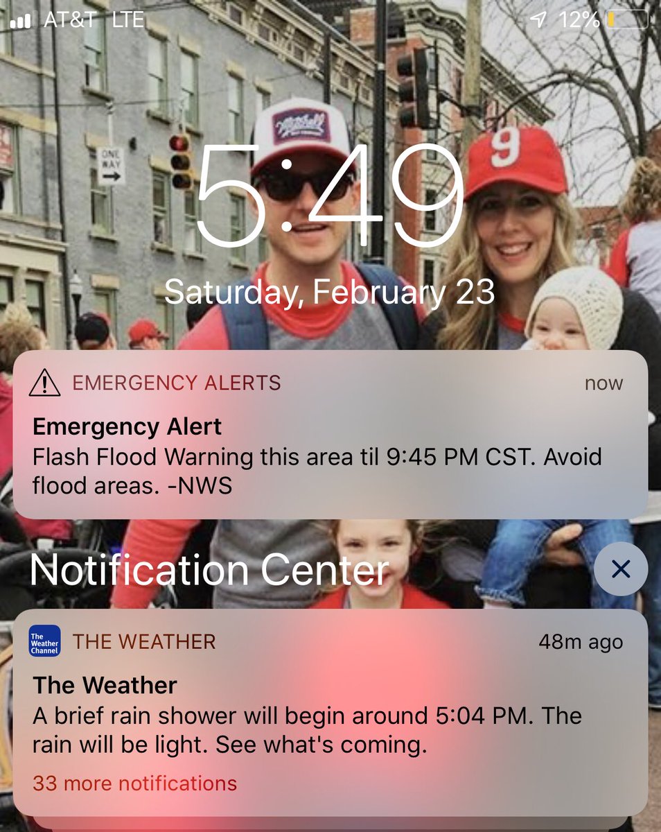 Everyone’s iPhones in this restaurant are going off. #FlashFloodWarning <a href="/NashSevereWx/">NashSevereWx</a>