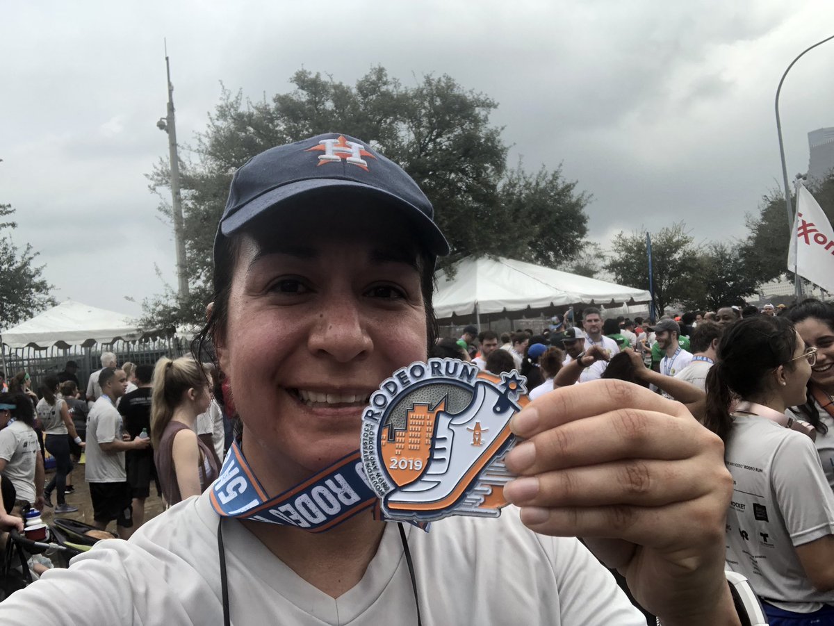 adouglas_0298's tweet photo. It was humid but I earned my medal/belt buckle at the @RODEOHOUSTON 10K this morning. #IRunForBling π
#running https://t.co/wPYaFIltdj