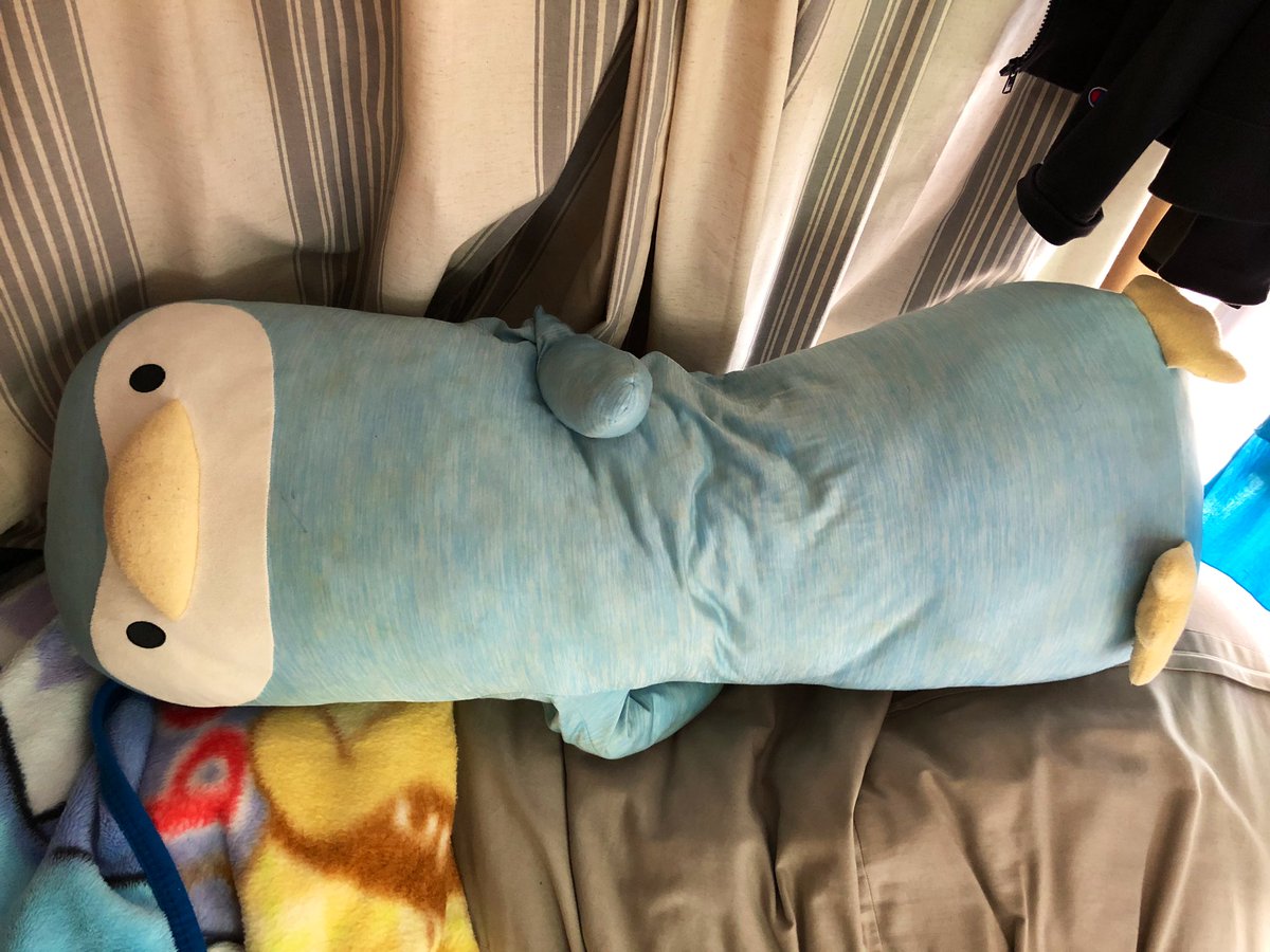 ひんやり抱き枕