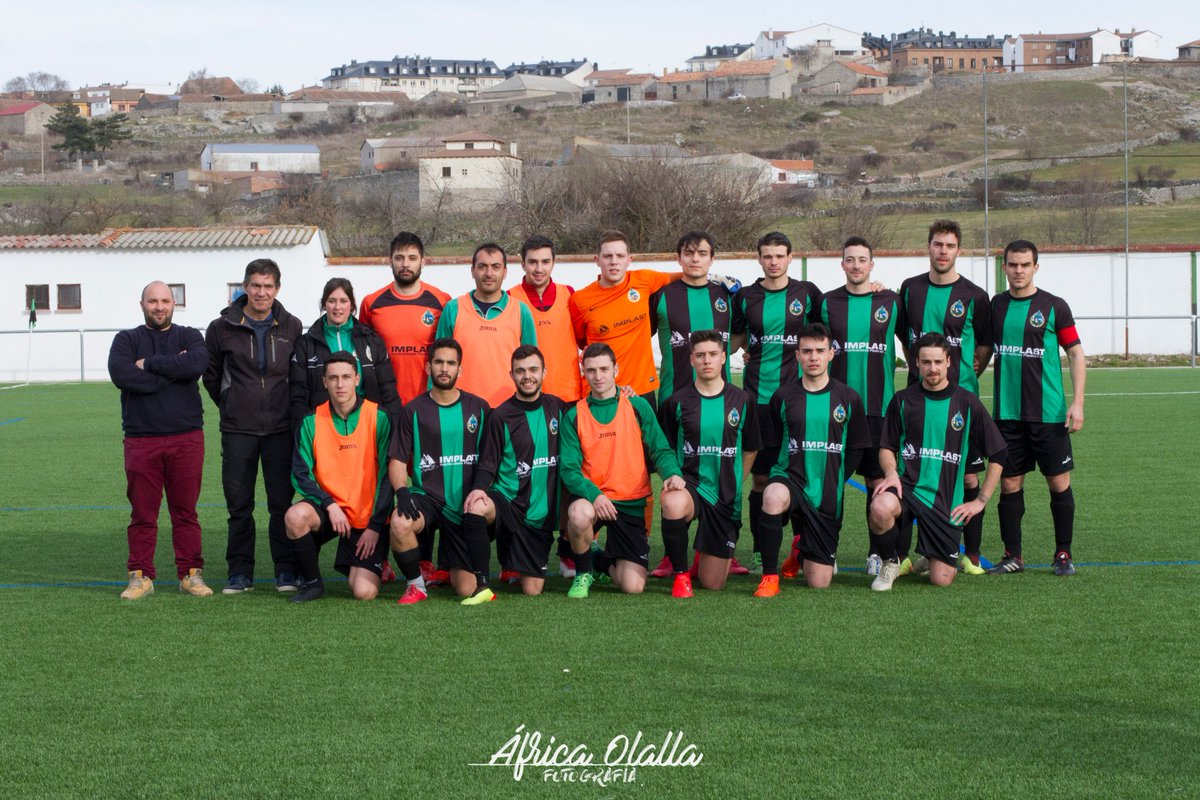 UDElEspiSanra's tweet photo. Orgullo de equipo ¡Perfecto chicos! 💚🖤💚🖤💚🖤💚 #123UNIÓN #SIEMPREUNIÓN https://t.co/owt5YUZcT5