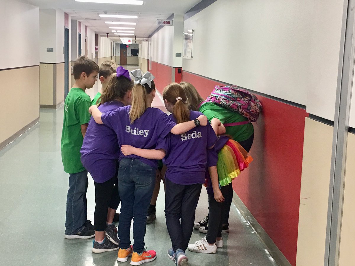 Ms_Vinson's tweet photo. I’m so proud of the @BlueHazeWSISD students!!!! They did a great job at the regional DI tournament! #BHEGameOn @wsisdschools #kidsdeserveit https://t.co/dpP7e0qQU7