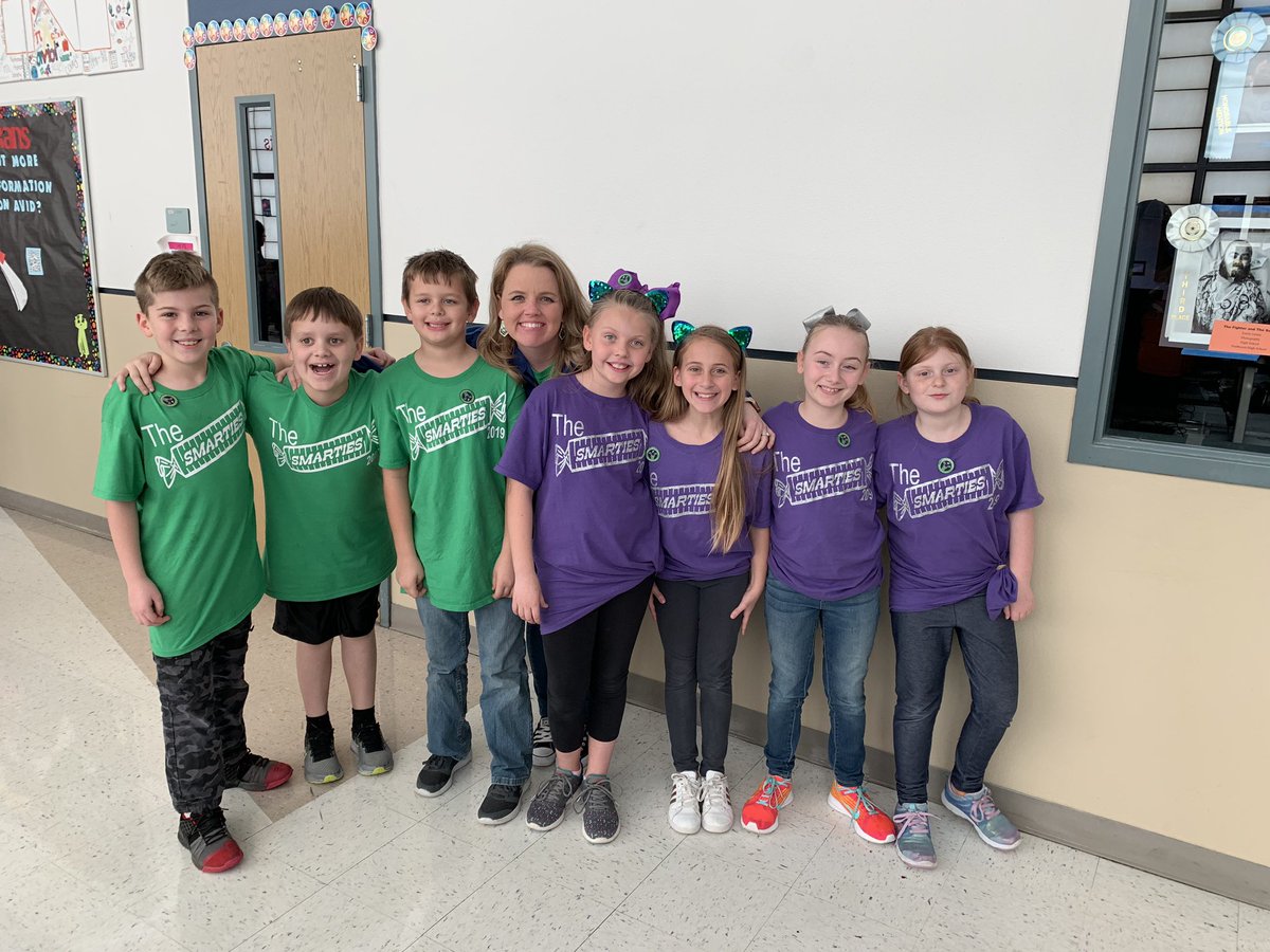Ms_Vinson's tweet photo. I’m so proud of the @BlueHazeWSISD students!!!! They did a great job at the regional DI tournament! #BHEGameOn @wsisdschools #kidsdeserveit https://t.co/dpP7e0qQU7