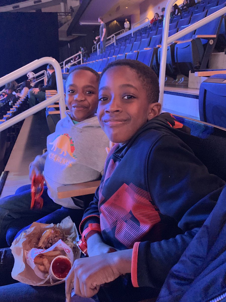 TiffanyEverett's tweet photo. #MarvelUniverseLive https://t.co/GVDbhhXpwt