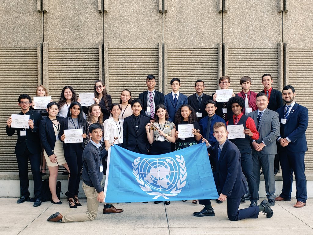 LawHML's tweet photo. On weekends, we suit up and debate!  Congratulations to the @ModelUNHML team for their incredible performance at the 2019 High School MDMUN competition.  Thank you @FFLMUN and @MDCPSSocStudies for the amazing experience! #WeAreHML https://t.co/XsSj9QaE4y
