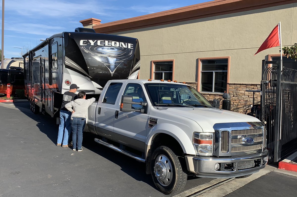 Giant RVMurrieta on Twitter "Getting the sidepatio Cyclone ready for