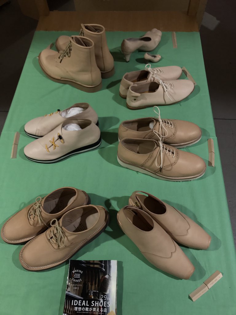 kio_dollshoes's tweet photo. 阪急梅田スークで開催中の
『MakingThings  SHOES FROM KOBE』
も今日で5日目となりました。
タイプの全く違う8ブランドが一度に見られる楽しい会場となっております。
職人一同、皆様のお越しをお待ちしております。
会期は26日までとなります。
#阪急梅田 #スーク #MakingThings #ハンドメイド #靴 https://t.co/ZIPgZjIJvI