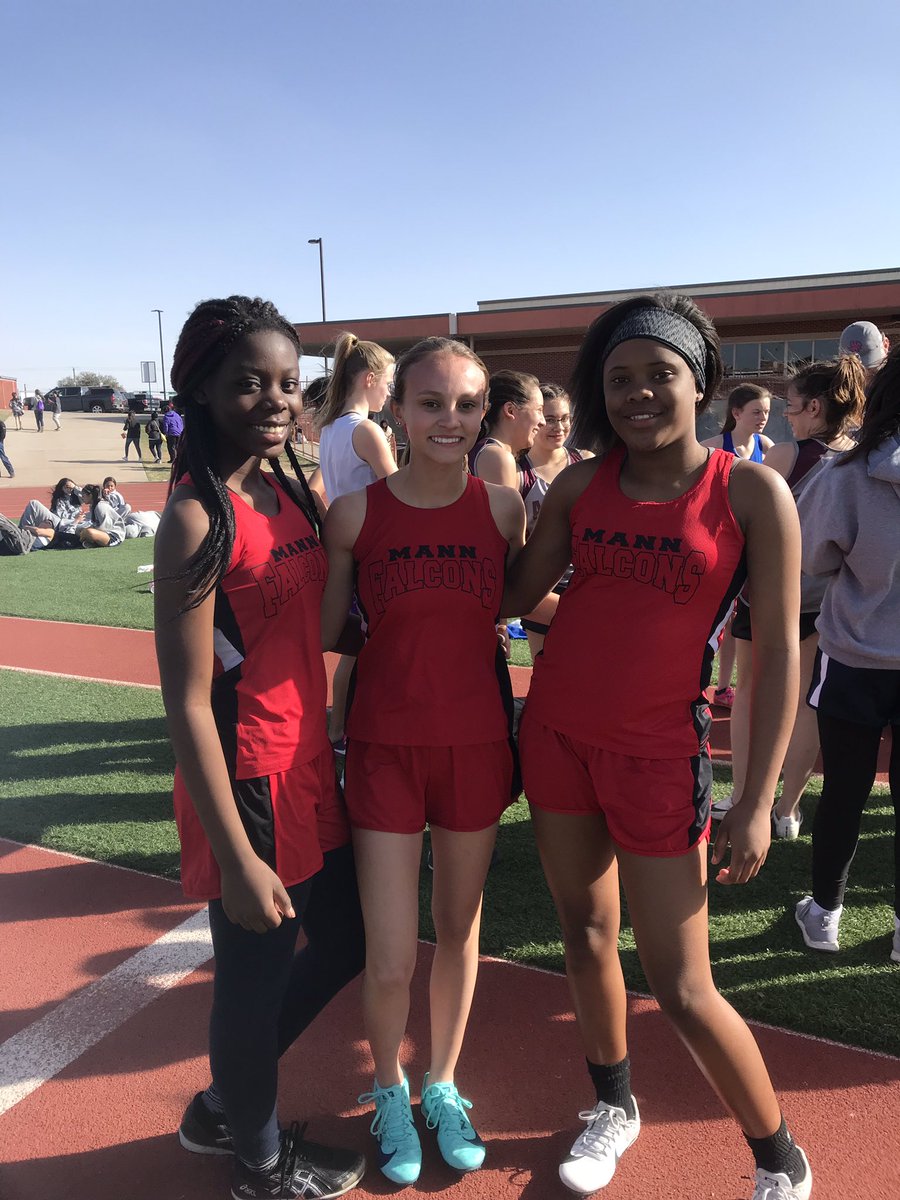 mann_girls's tweet photo. San Angelo track meet was a success. Great work Lady Falcons, continue soaring!#mannfalcons #abilene #trackandfield https://t.co/kY4e2BubDn