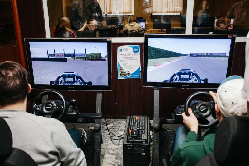 Ледяные гонки и автосимуляторы: в РГУФКСМиТ определили победителей III чемпионата по автодвоеборью dlvr.it/QzY9d8