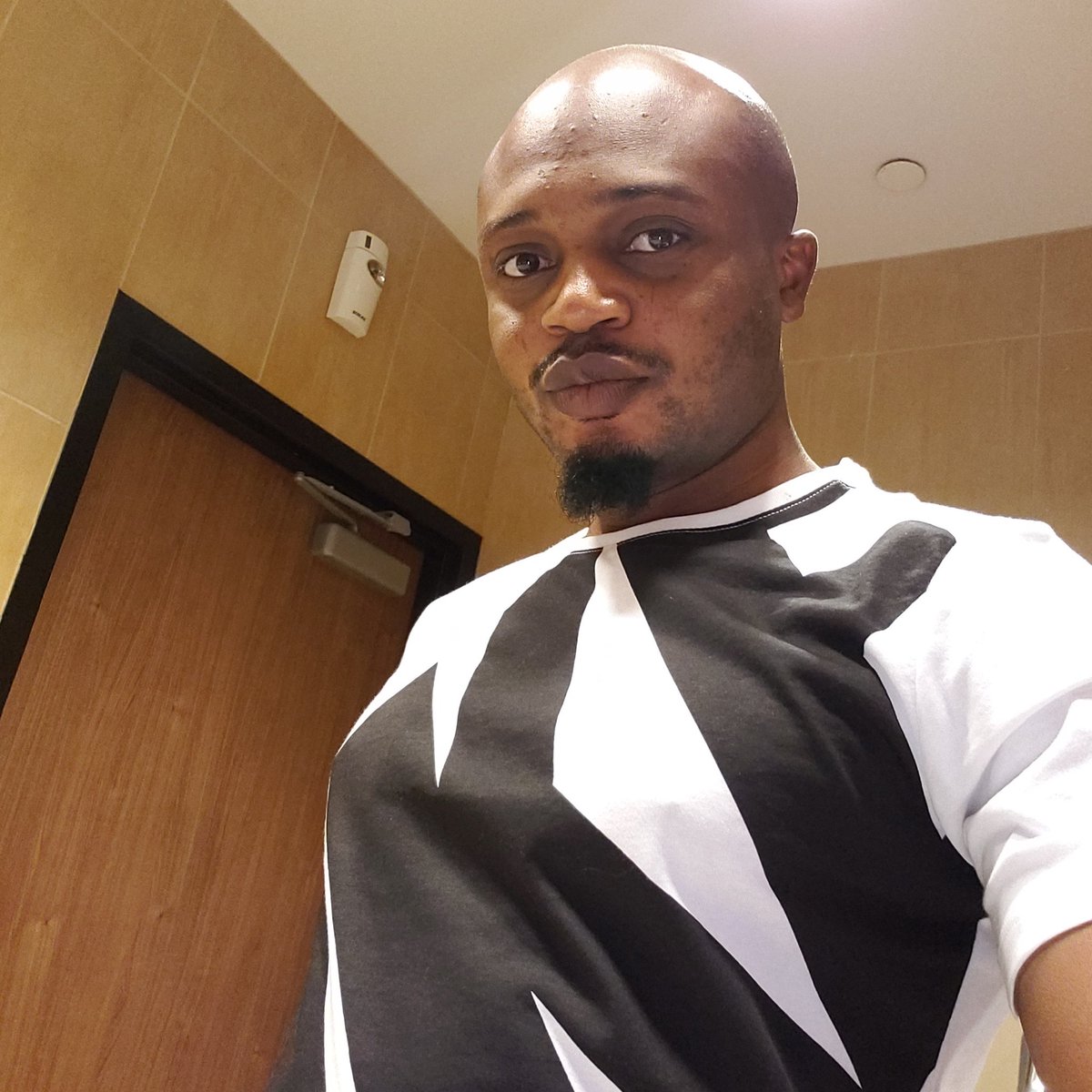 usrob09's tweet image. #NewProfilePic