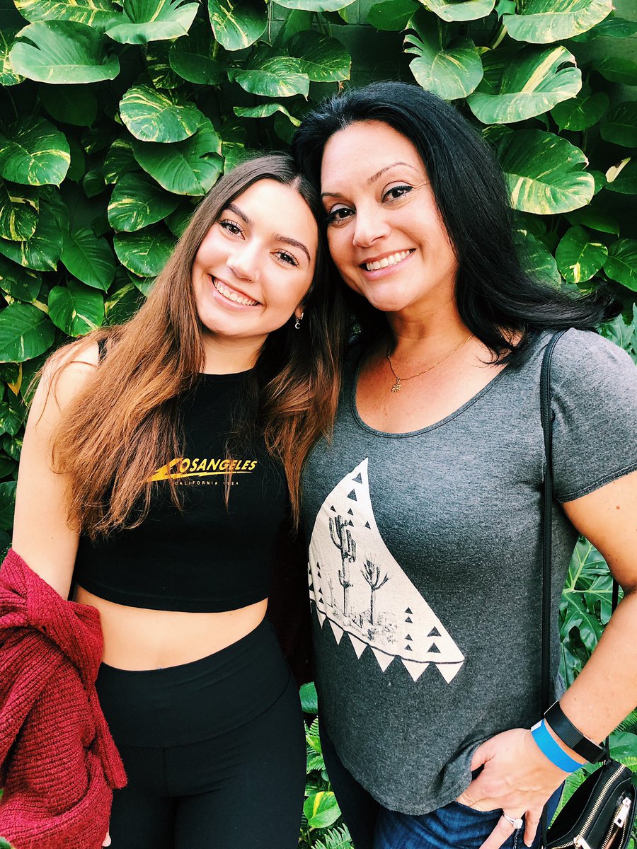 asu_kappa's tweet photo. Nothing better than a weekend spent with the people we love the most!🦋💕 https://t.co/3N27RIg6Ph