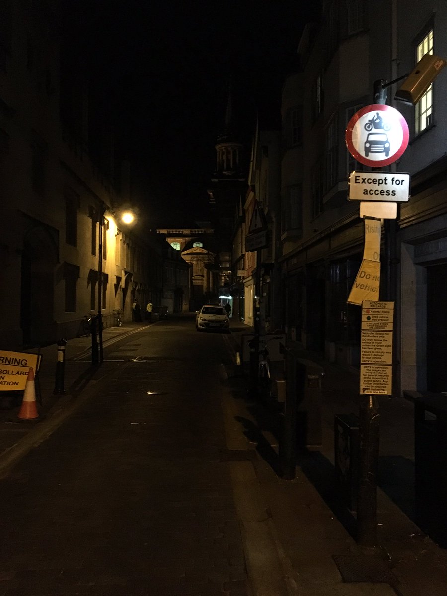 TVP_Oxfordshire's tweet photo. @oxfordcity licensing officials & Oxford City NHPT &problem solving team officers, issued19 vehicles Β£50 fines, including 3 taxis & one food delivery vehicle, for breaching the No Vehicular Access signage in Turl Street. #signsofthingstocome #notaratrun #wewillstopwhenyoudo https://t.co/AGeFw7vCkj
