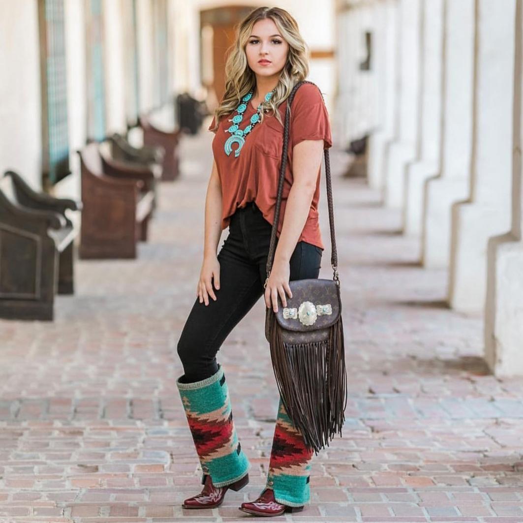 BootRugs's tweet image. People will stare. Make it worth their while.
bootrugs.com
.
.
📷:@elizabethhay_ 
@thriftyturquoise
@vintagebohobags
#bootrugs #turquoise #bootcovers #boots #vintagebohobags #westernchic #boho #style #ootd