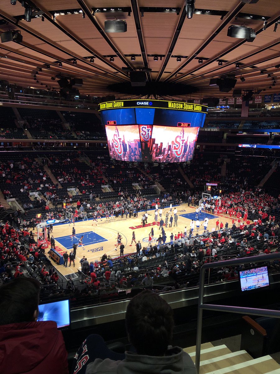 RustyGooch's tweet photo. Saturday night lights - let’s go Hall! @SetonHallMBB #Hallthewayup https://t.co/Vzprp6k4yS
