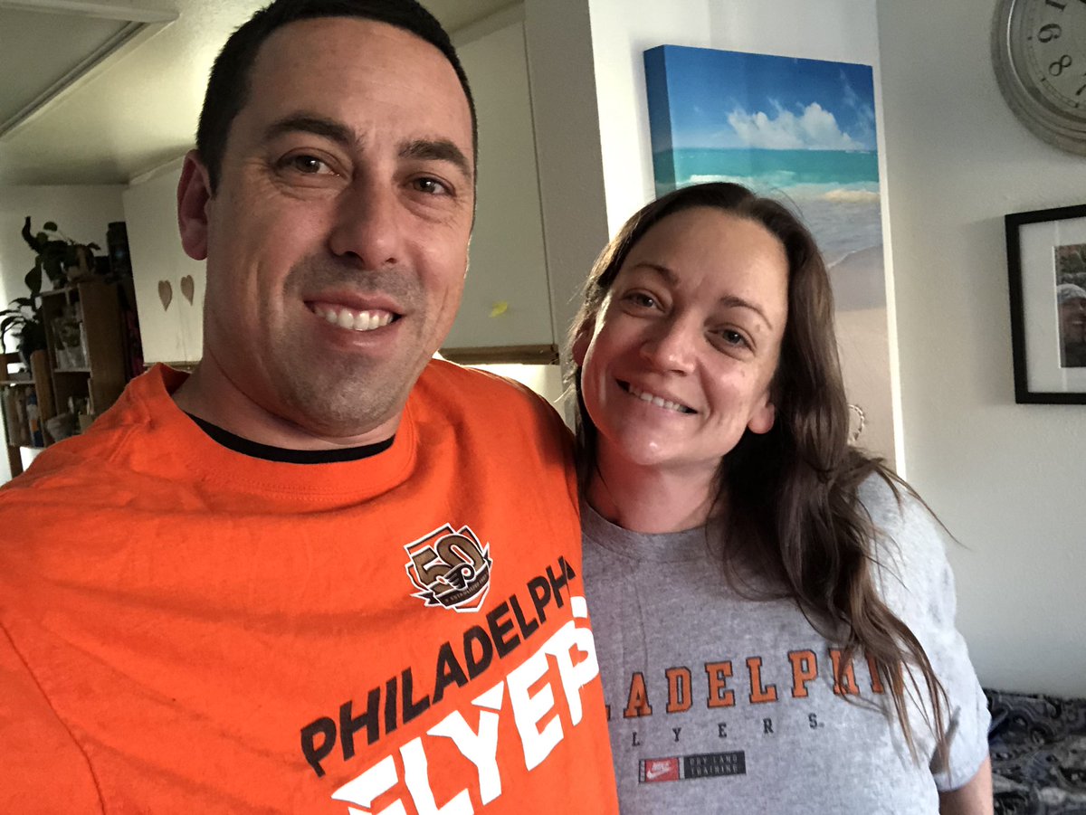 gordo808's tweet photo. Reppin the #Flyers out in San Diego #StadiumSeries #ItsNotRainingHere ๐ https://t.co/2wY9gD7fNK